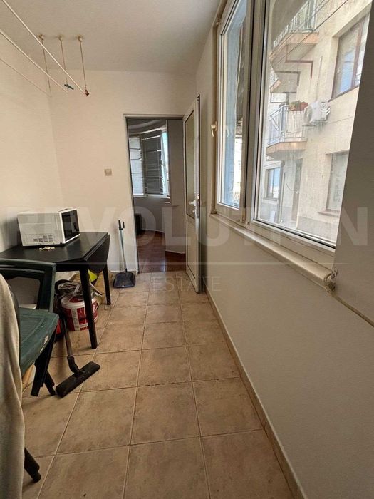 СТРАХОТЕН двустаен апартамент в района на кв. Виница!