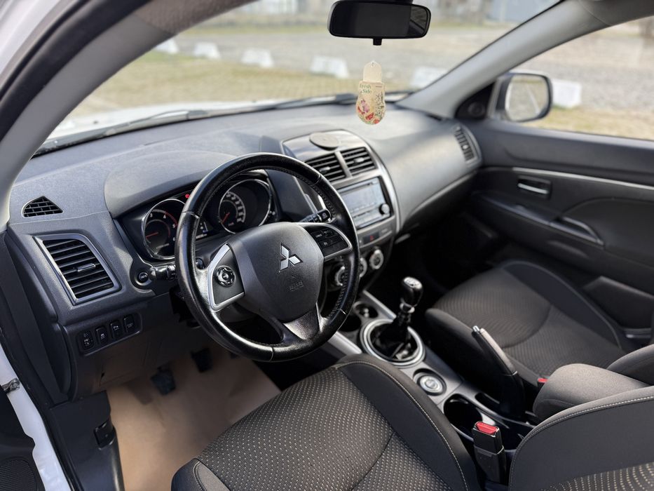 * Vând Mitsubishi ASX * 1.8 DI-D * 4x4 , 2x4  * Carte service* EURO 5*