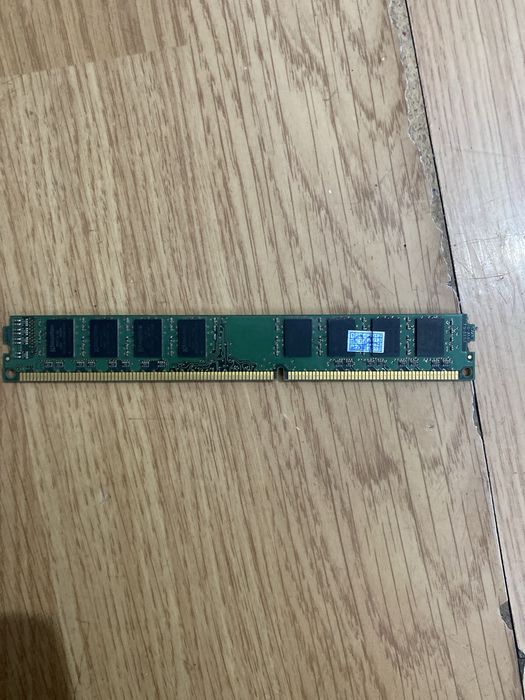 Продам озу 8 гб Kingston