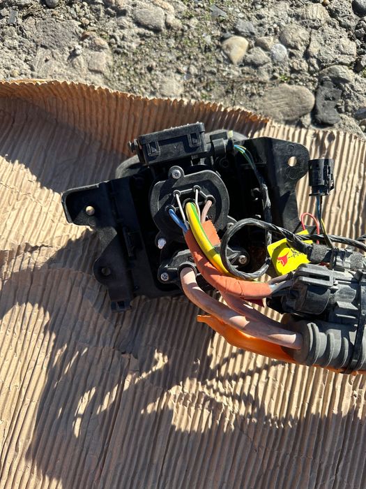 BMW i3 кабел зареждане батерия