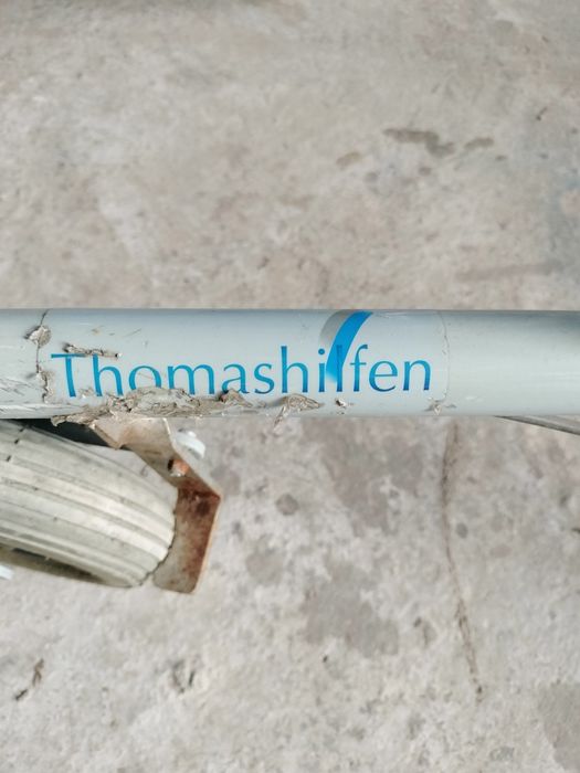 Cadru metalic cu roti,aplicații medicale