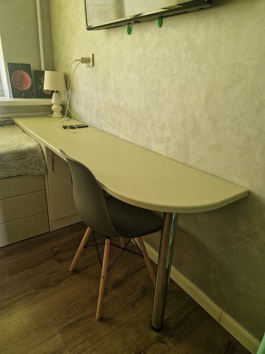Продам детские кровати и стол со шкафчиком