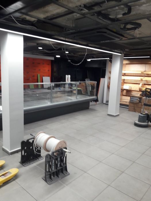 Хладилна витрина-гастрономна