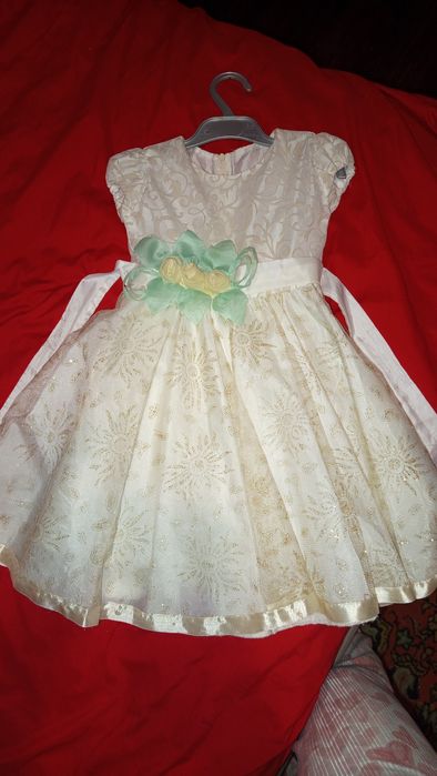 Продаю платье 4-5 год девочки 3000тг