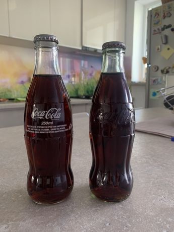 It's cheap sequence Humanistic 2 Lazi de suc Coca Cola. Sticle vechi pentru decor. | adroa-ant