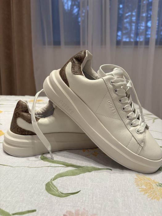 Дамски маратонки GUESS – №37 (с кутия)