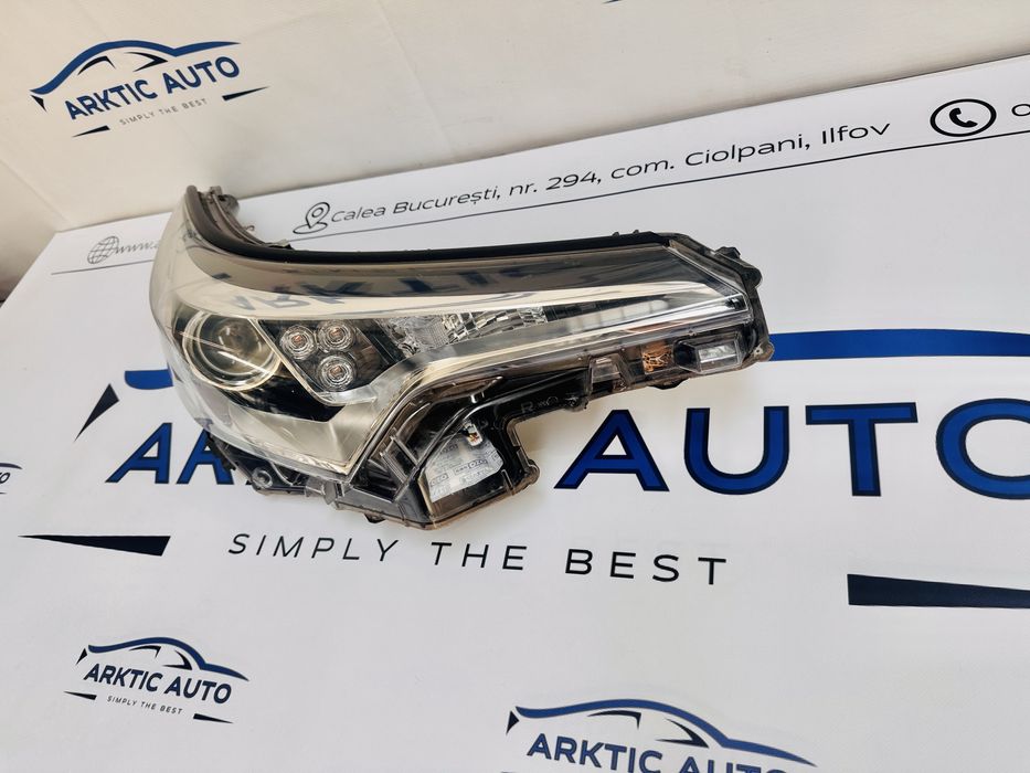 Far dreapta halogen Toyota C-HR dupa 2016 cod 81110-F4031