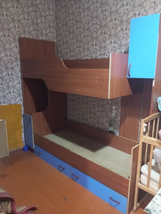 Кровать двухъярусная