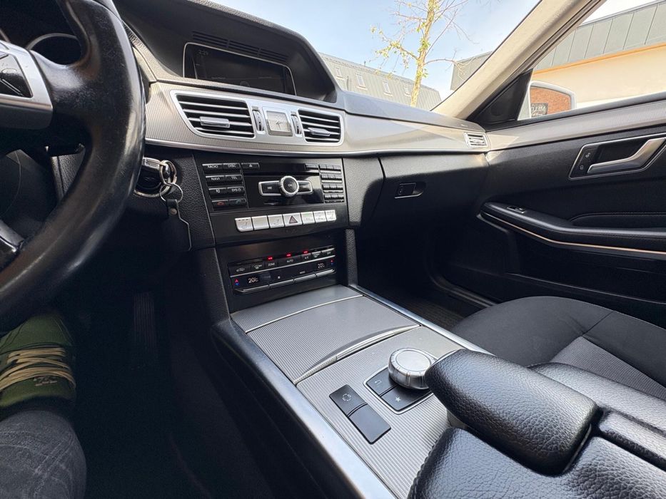 Mercedes E300 BlueTEC W212 Facelift, motorizare 3.0 V6 diesel, 231 CP, an 2013