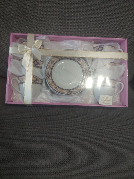 Set 6 cești+ 6 farfurii noi in cutie