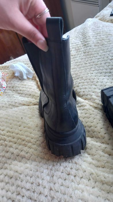 Продавам почти неупотребявани кожени боти BADURA (Челтън / Chelsea boots) – Размер 38