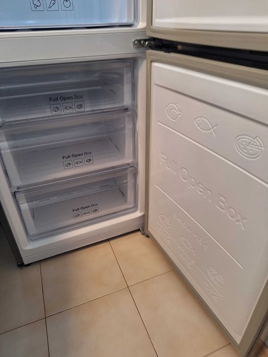 Хладилник самсунг