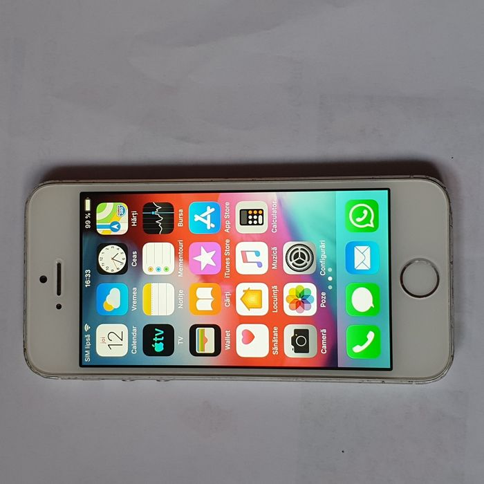 Iphone 5s perfect functional fara cont icloud si liber de retea.