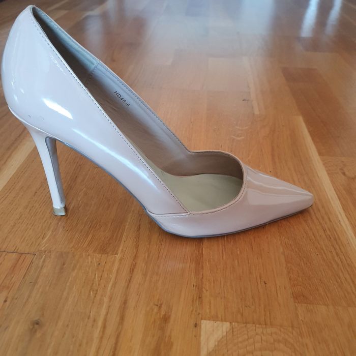 Pantofi stileto nude