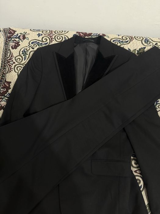 Смокинг костюм .