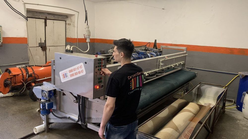 Стира ковров Aksiya 10.000 dan metr kvadrati gilam yuvish ximchiska