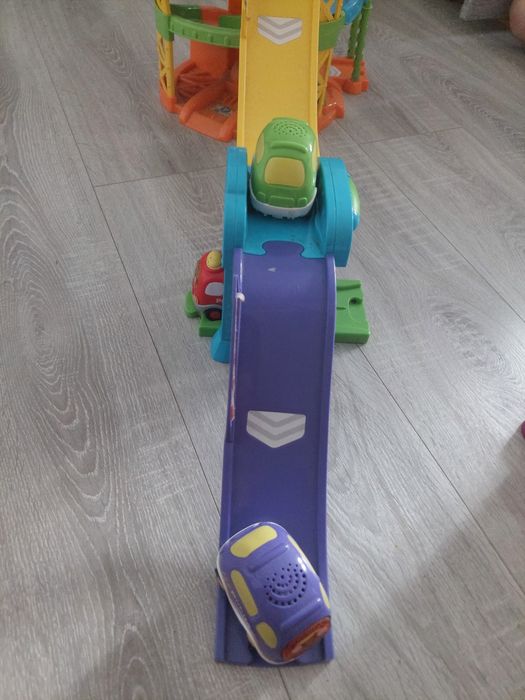 Parcare supraetajata, 1-5 ani, Vtech Tit-Tit Masinute