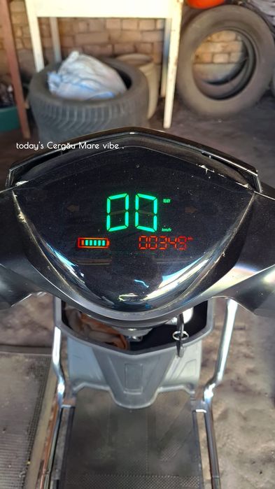 Vând scuter electric Eco Rider Mx Plus...