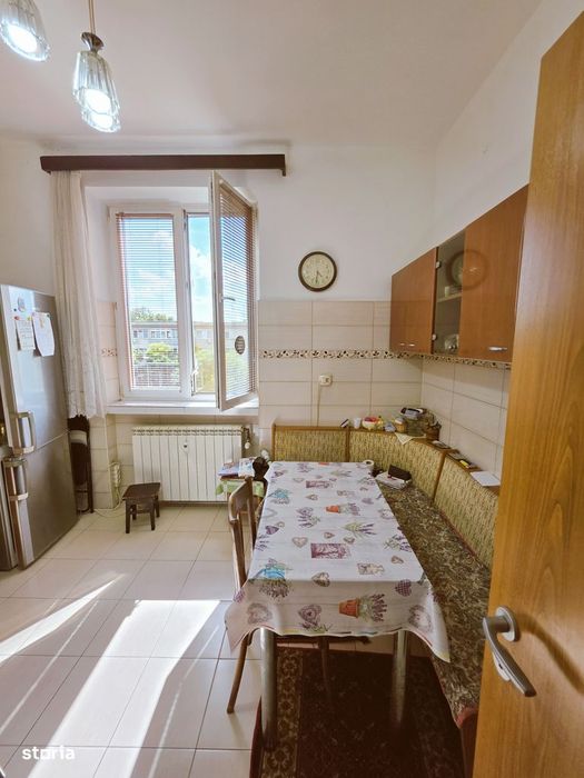 Vanzare apartament 3 camere Su 84 mp Razoare blocurile rusesti etaj 3