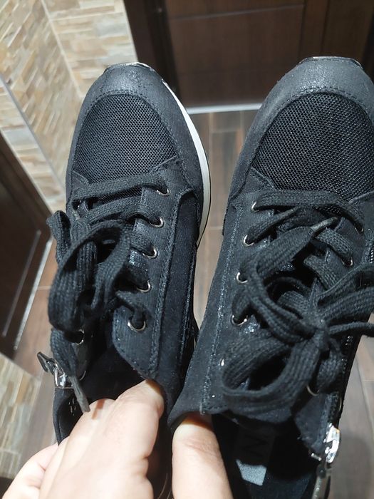 Дамски  спортни обувки