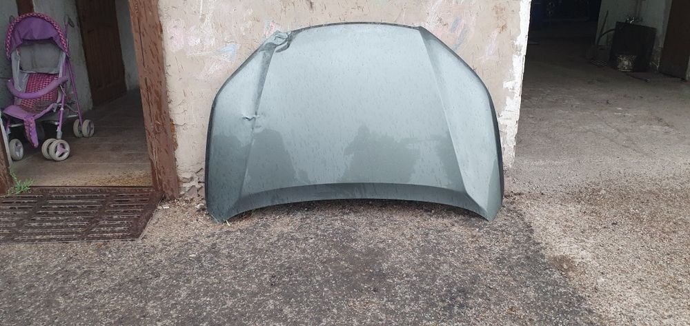 Капот Тойота Хайлендер 2019