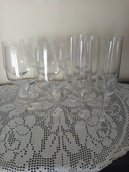 Порцелан , стъкло, месинг,Цептер