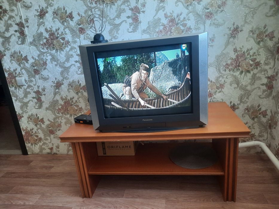 Телевизор Panasonic 72диаг.