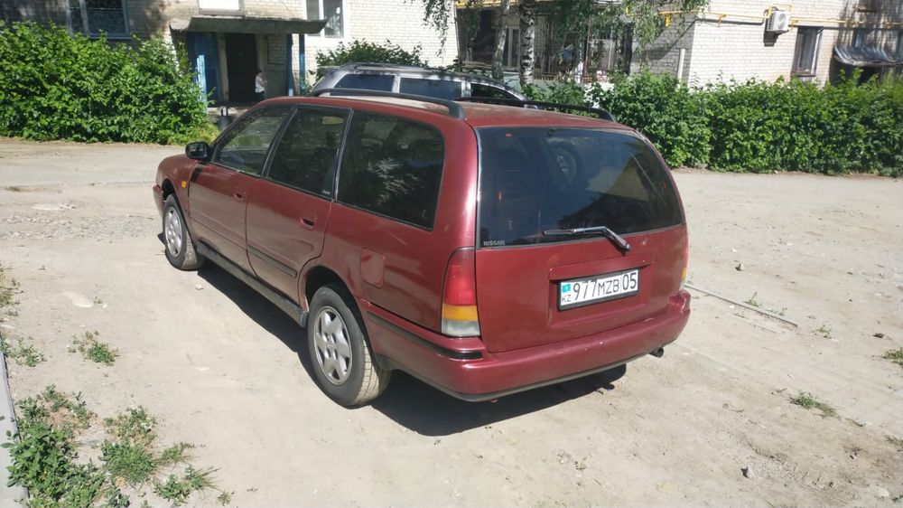 Продам машину Ниссан универсал