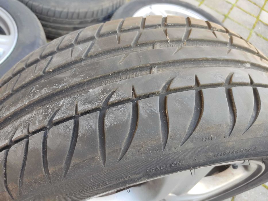 16 5 100 от Subaru с гуми