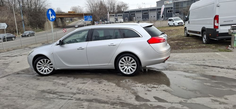 Vand Opel insignia 2.0 cdti, Automată , bi-xenon