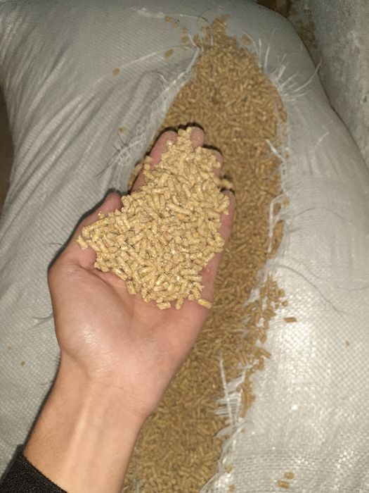 Korm buqa qoy va sigir uchun yem. Ishlab chiqaruvchidan