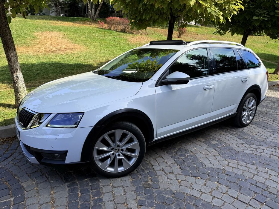 Skoda Octavia III SCOUT 2019 Full 4x4 cu Diferential blocabil electronic (EDL/EDS) Virtual Cockpit Panoramic Stare EXCELENTĂ