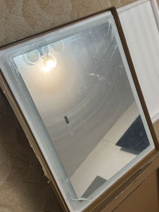 Oglindă LED baie cu touch și dezaburire, design modern – nouă