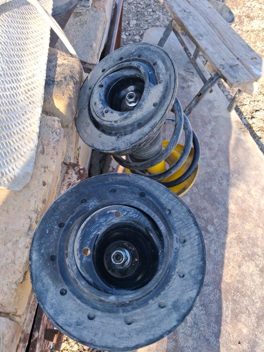 Продам. Амортизаторы