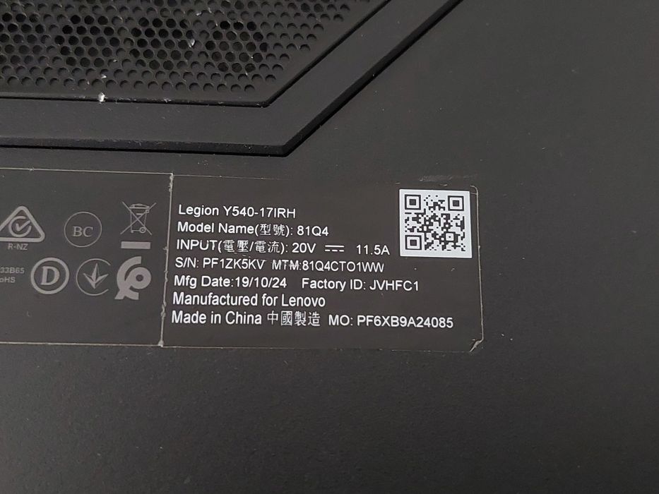 GTX 1660 Ti Core i5-9300H 17.3" геймърски лаптоп Lenovo Legion Y540