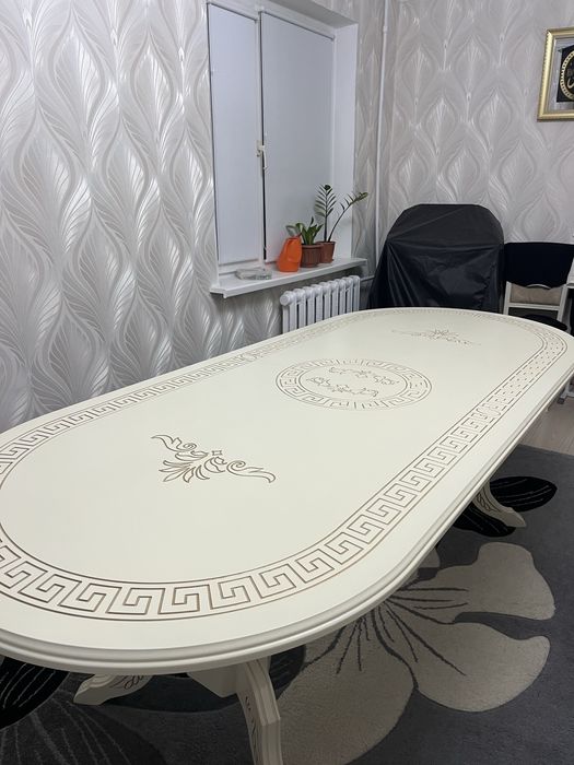 Стол 3м в хорошем состояние