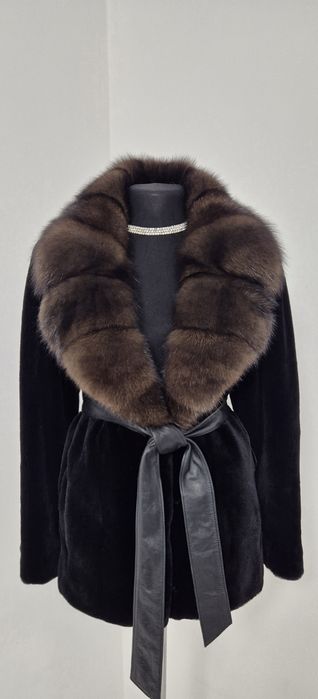 Шуба Норковая воротник Соболь
