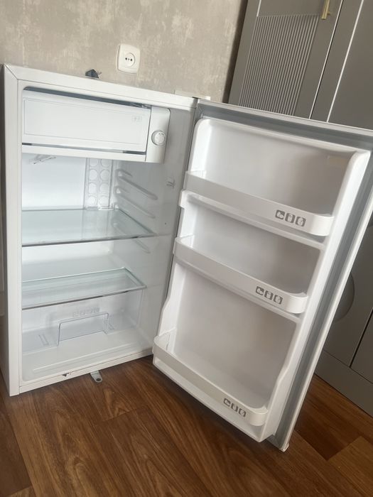 Продам офисный холодильник