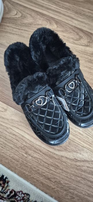 Продам новые утеплённые лоферы