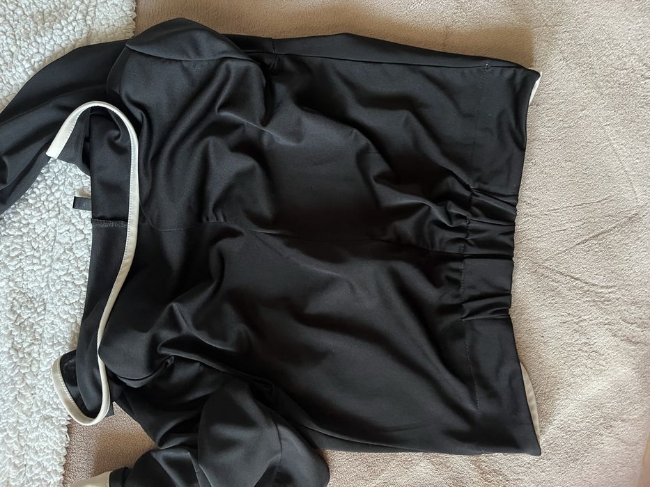 Черно жакенце