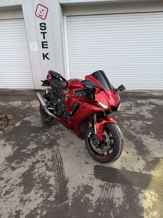 Продается мотоцикл Yamaha R1 2022