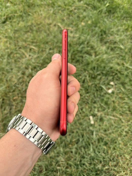 Iphone XR (64GB) ideal holatda aybi yoq umuman 81% yomks
