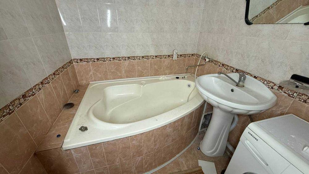 Фрунзиский Мухайё 4 қаватда 2 хонали квартира сотилади.  ID: 1618