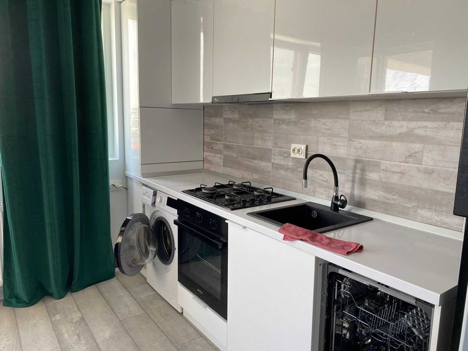Inchiriez apartament