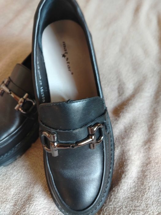 Дамски черни мокаси номер 37