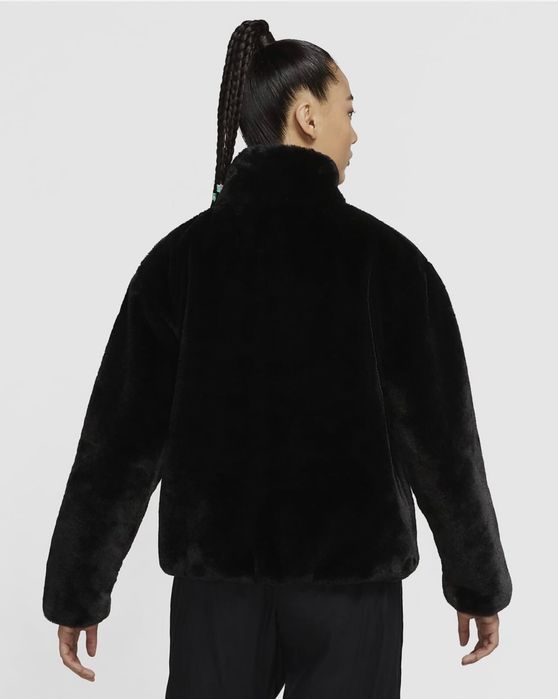 Дамско яке Nike Oversized Swoosh Logo Jacket DO3791 010 Size S
