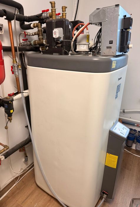 Pompă de căldură premium Daikin Altherma 3 H HT 14kW / 500L/ Trifazata – Montată, Functionala