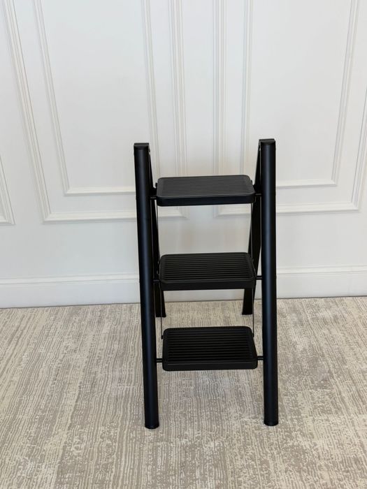 Трехступенчатая стремянка