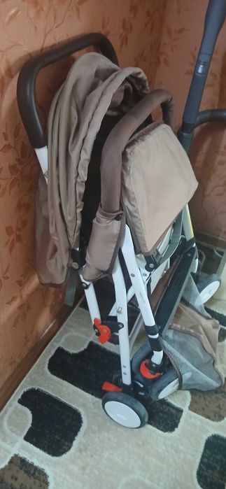 Продам прогулочную коляску