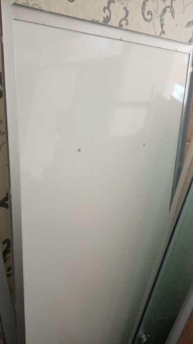 Продаю стекло душевой!